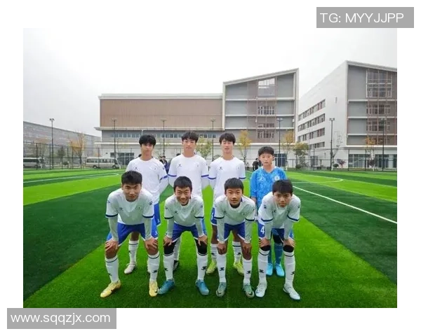 杭州足球队在最新足球状态排行榜中荣登第十名展现出强劲实力与潜力